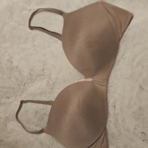 VICTORIA'S SECRET PLUNGE BRA
